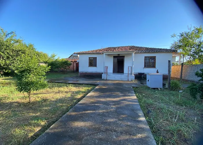 Village House Willa Szkodra